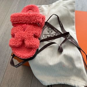 Size 38-Coral Chypre Hermes Sandals